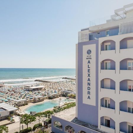 Hotel Alexandra - Beach Front - Healthy Xxl Breakfast & Brunch Until 12 30 - Parking Included 미사노아드리아티코 외부 사진