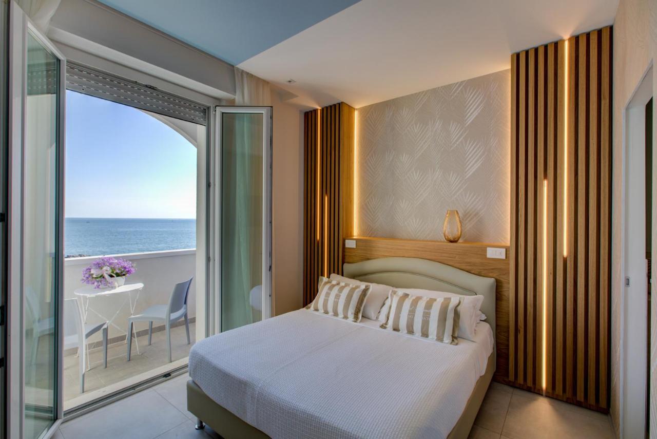 Hotel Alexandra - Beach Front - Healthy Xxl Breakfast & Brunch Until 12 30 - Parking Included 미사노아드리아티코 외부 사진