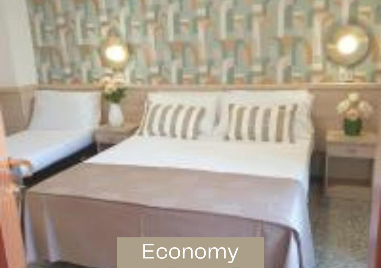 Hotel Alexandra - Beach Front - Healthy Xxl Breakfast & Brunch Until 12 30 - Parking Included 미사노아드리아티코 외부 사진