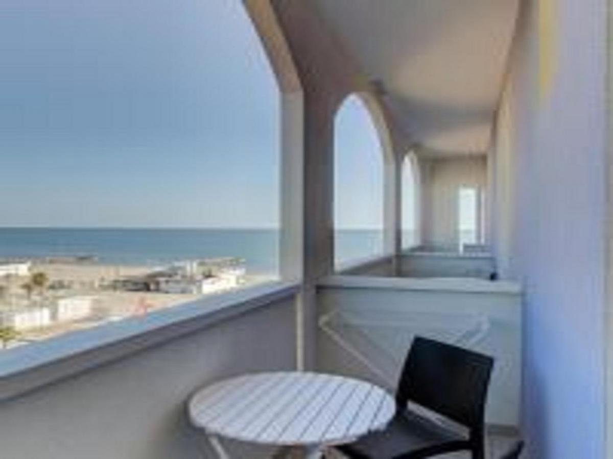 Hotel Alexandra - Beach Front - Healthy Xxl Breakfast & Brunch Until 12 30 - Parking Included 미사노아드리아티코 외부 사진