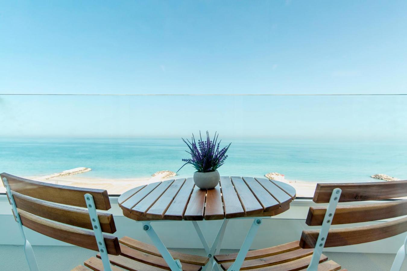 Hotel Alexandra - Beach Front - Healthy Xxl Breakfast & Brunch Until 12 30 - Parking Included 미사노아드리아티코 외부 사진